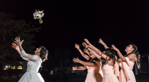 lancer de bouquet de la mariée